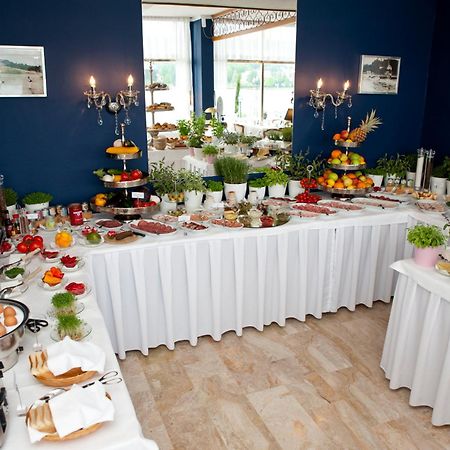 Tennis & Yacht Hotel Velden เวลเดน อัม เวิร์ทเทอร์ซี ภายนอก รูปภาพ