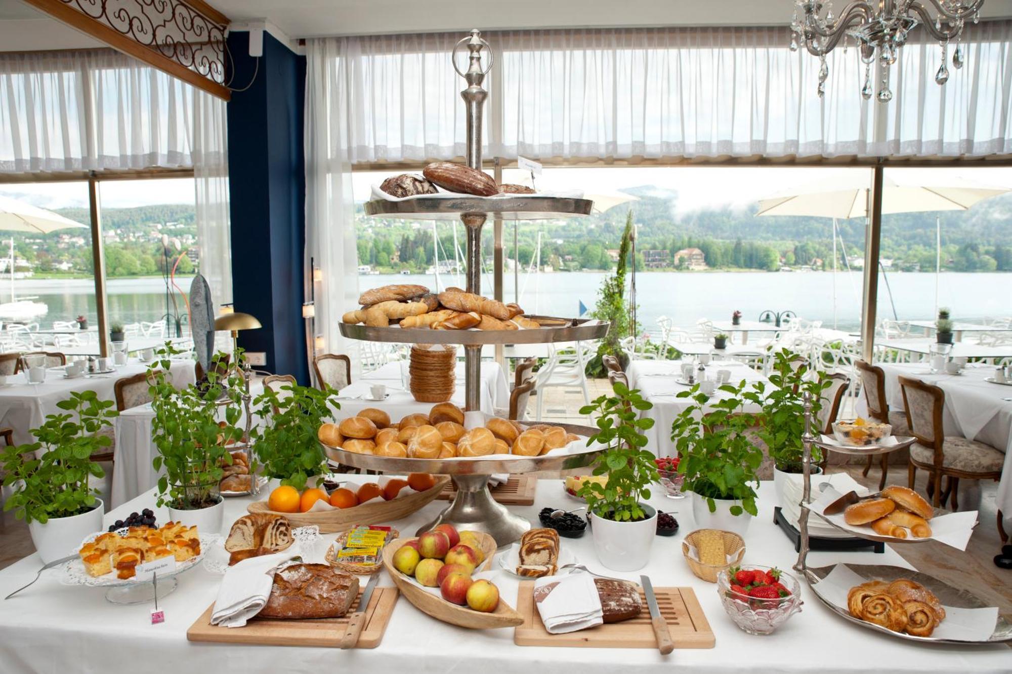 Tennis & Yacht Hotel Velden เวลเดน อัม เวิร์ทเทอร์ซี ภายนอก รูปภาพ