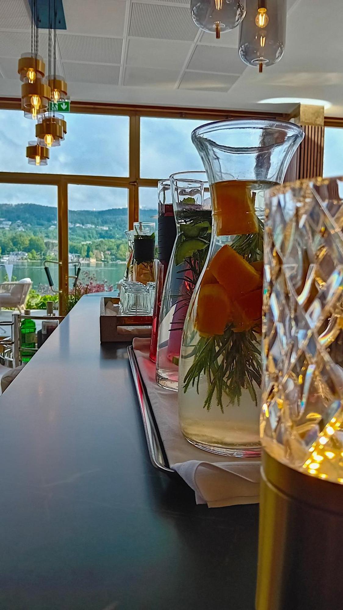 Tennis & Yacht Hotel Velden เวลเดน อัม เวิร์ทเทอร์ซี ภายนอก รูปภาพ